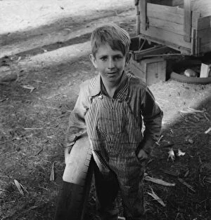 Bean pickers child, near West Stayton, Marion County, Oregon, 1939. Creator: Dorothea Lange