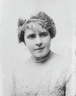 Hair Ornament Prints: Beatrice La Palme, between c1910 and c1915. Creator: Bain News Service