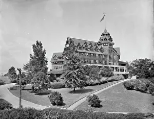 Beautiful Edgewood Inn, Greenwich, Conn. between 1905 and 1915. Creator: Unknown