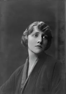 Bathrobe Prints: Beckwith, Geraldine, Miss, portrait photograph, 1917 July 9. Creator: Arnold Genthe