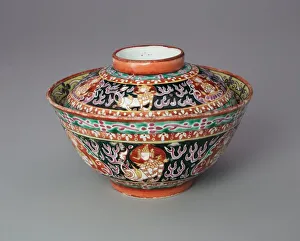 Bencharong (Five-Colored) Ware Covered Bowl with Thai Motifs, 18th century