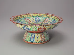 Bencharong (Five-Colored) Ware Stem Plate with Foliate Rim, 19th century