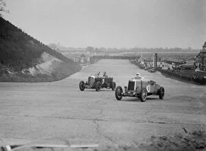 Barc Gallery: Bentley of Major H Butler and Lea-Francis Hyper racing at a BARC meeting, Brooklands, 1930