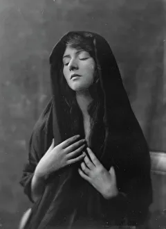 Bermicchi, Miss, portrait photograph, 1916. Creator: Arnold Genthe
