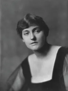 Bernstein, Theodore, Mrs. portrait photograph, 1916. Creator: Arnold Genthe