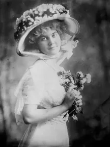 Dreamy Prints: Bessie Yoakum, between c1910 and c1915. Creator: Bain News Service