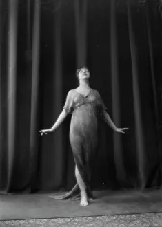 Arm Movement Prints: Beyer, Hilda, Miss, 1915 May 16. Creator: Arnold Genthe