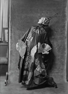 Fan Dance Prints: Beyer, Hilda, Miss, 1916 Feb. 29. Creator: Arnold Genthe
