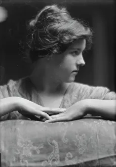 Beyer Hilda Prints: Beyer, Hilda, Miss, portrait photograph, 1913 Nov. 30. Creator: Arnold Genthe