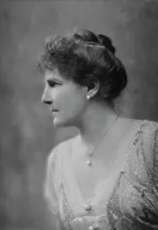 Beadwork Prints: Bianchi, William, Mrs. portrait photograph, 1915 Dec. or 1916 Jan. Creator: Arnold Genthe