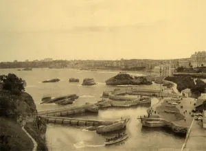 Harbour Wall Prints: Biarritz - Le Port des Pecheurs, c1930. Creator: Unknown