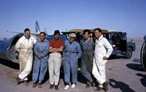 Bluebird CN7 support crew, Ken Norris (3rd from left), Leo Villa (3rd from right)