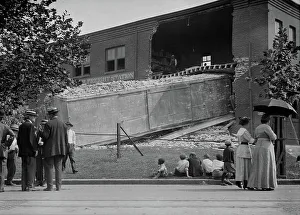 On Looker Prints: B&O RR wreck - Wash. between c1910 and c1915. Creator: Bain News Service