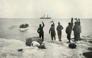 The Last Boat Leaves for the Ship, c1911, (1913). Artist: Herbert Ponting The Last Boat Leaves for the Ship, c1911, (1913). Artist: Herbert Ponting