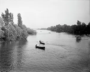 Boating Prints: Boating on lagoon, Jackson Park, Chicago, Ill. between 1900 and 1910. Creator: Unknown