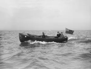 Launch Prints: Bonas motor launch under way, 1912. Creator: Kirk & Sons of Cowes