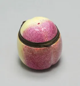 Sweets Prints: Bonbonniere in the form of an Apple, England, 1780 / 1800. Creator: Unknown