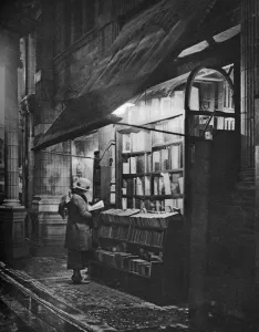 Photogravure Prints: A bookshop in Bloomsbury, London, 1926-1927. Artist: HW Fincham