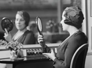 Dressing Room Prints: Bori, Lucrezia, Miss, portrait photograph, 1932 Apr. 6. Creator: Arnold Genthe