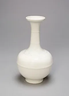Dehua Ware Blanc De Chine Collection: Bottle-Shaped Vase with Encircling Ribs, Ming dynasty or Qing dynasty, c