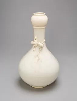 Dehua Ware Blanc De Chine Collection: Bottle-Shaped Vase with Lizard, Ming dynasty (1368-1644) or Qing dynasty, c