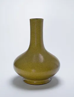Bottle-Shaped Vase, Qing dynasty (1644-1911), Qianlong reign mark and period (1736-1795)