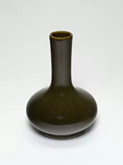 Dark Gallery: Bottle-Shaped Vase, Qing dynasty (1644-1911), c. 18th century. Creator: Unknown