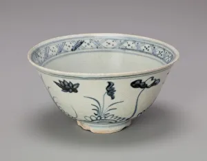 Bowl with a Conch Shell in the Center, 15th century. Creator: Unknown Bowl with a Conch Shell in the Center, 15th century. Creator: Unknown