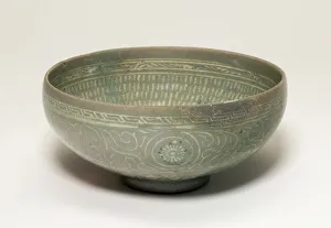 Bowl with Cranes and Chrysanthemum Flower Heads, Korea, Goryeo dynasty, late 14th century