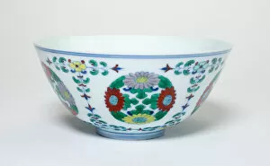 Bowl with Floral Medallions and Stems, Qing dynasty (1644-1911)