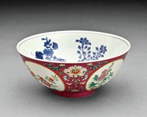 Overglaze Prints: Bowl with roundels of floral design, 1821-1850. Creator: Unknown