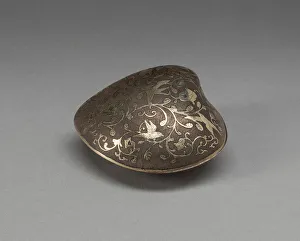 Heart Shape Prints: Box in the Form of a Clamshell