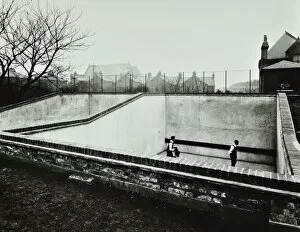 Brixton Collection: Boys playing in a fives court, Strand School, London, 1914