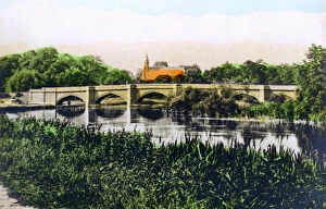 River Thames Gallery: Bridge over the River Thames at Clifton Hampden, 1926.Artist: Cavenders Ltd