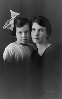 Cousin Prints: Briner (née Blagovidova) Vera Dmitrievna with her daughter Irina, 1929. Creator: Unknown