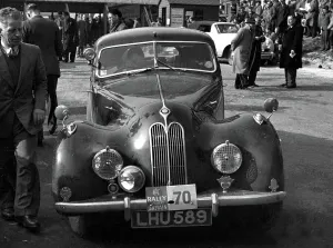 1952 Prints: Bristol 400 driven by L.Potter on the 1952 R.A.C Rally