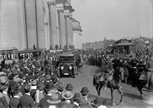Trolley Bus Prints: British Commission To U.S - Arrival At Union Station; General Views