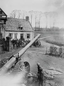 Imposing Prints: British gun in action, 6 July 1918. Creator: Bain News Service