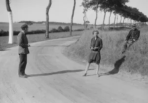Bend Prints: British racing driver Ruth Urquhart Dykes at the Boulogne Motor Week