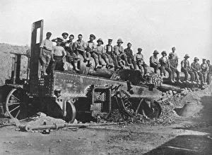 Gallipoli Peninsula Collection: British soldiers on a wrecked Turkish gun, 1915