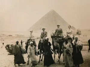 Miirace Prints: British tourists seated on camels in front of The Great Pyramid, Giza, Egypt, 1936