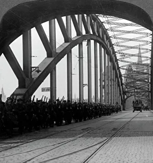 Rhineland Prints: British troops crossing the bridge over the Rhine