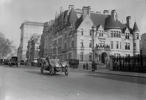 Fifth Avenue Prints: Brokaw House, 5th Ave. between c1910 and c1915. Creator: Bain News Service