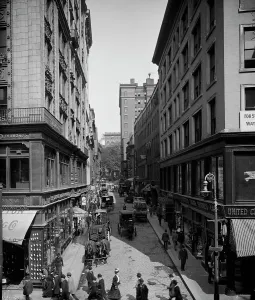 Massachusetts United States Prints: Bromfield Street, Boston, Mass. between 1900 and 1910. Creator: Unknown