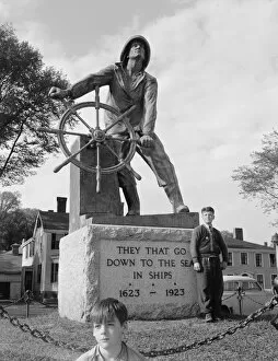 Ceremony Collection: The bronze fisherman, a memorial to men lost at sea... Gloucester, Massachusetts, 1943