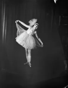 Ballet Skirt Prints: Brovish, Miss, 1923 Feb. 10. Creator: Arnold Genthe