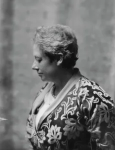 Short Hair Prints: Brown, Agnes Page, Miss, portrait photograph, 1912 or 1913. Creator: Arnold Genthe