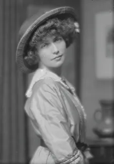 Bruguie`re, Peder, 2nd, Mrs. portrait photograph, 1912 Apr. 11. Creator: Arnold Genthe