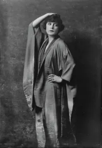 Silent Film Prints: Bruns, Julia, Miss, portrait photograph, not before 1916. Creator: Arnold Genthe