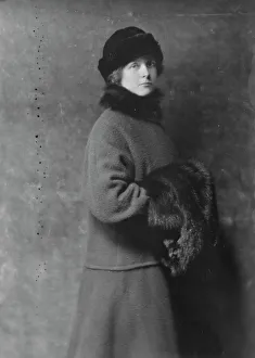 Bryant, George, Mrs. portrait photograph, 1915. Creator: Arnold Genthe